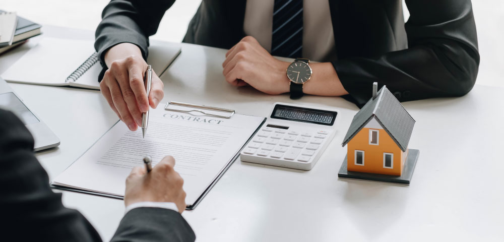 Guide on determining rental value of a house with factors like location, size, amenities, and property condition for accurate rent estimation